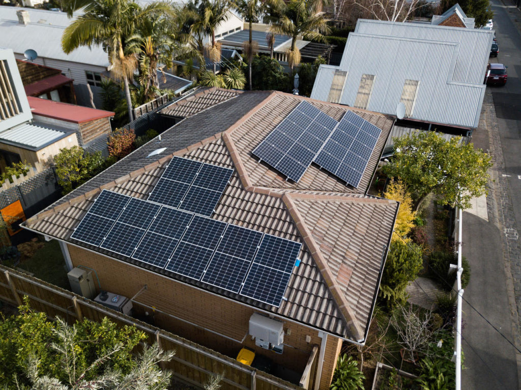 ARMAZENAMENTO DE ENERGIA E BATERIAS SOLARES: O QUE VOCÊ PRECISA SABER