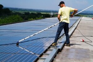 A IMPORTÂNCIA DA LIMPEZA E MANUTENÇÃO DOS PAINÉIS SOLARES